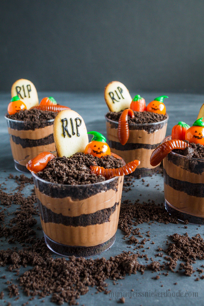 Graveyard pudding cups